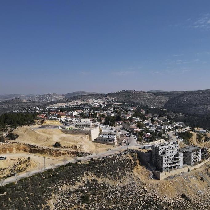 Israel promises not to approve additional West Bank outposts